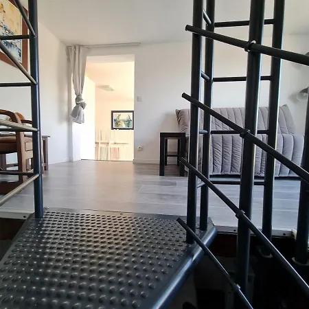 Le 44 Avec Balcon Vue Le Grau-du-Roi